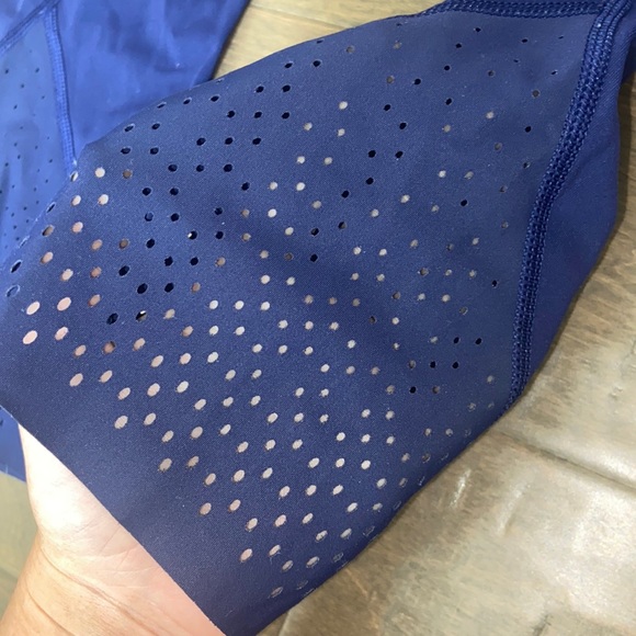 Lululemon Anew Crop 21” - Picture 2 of 7